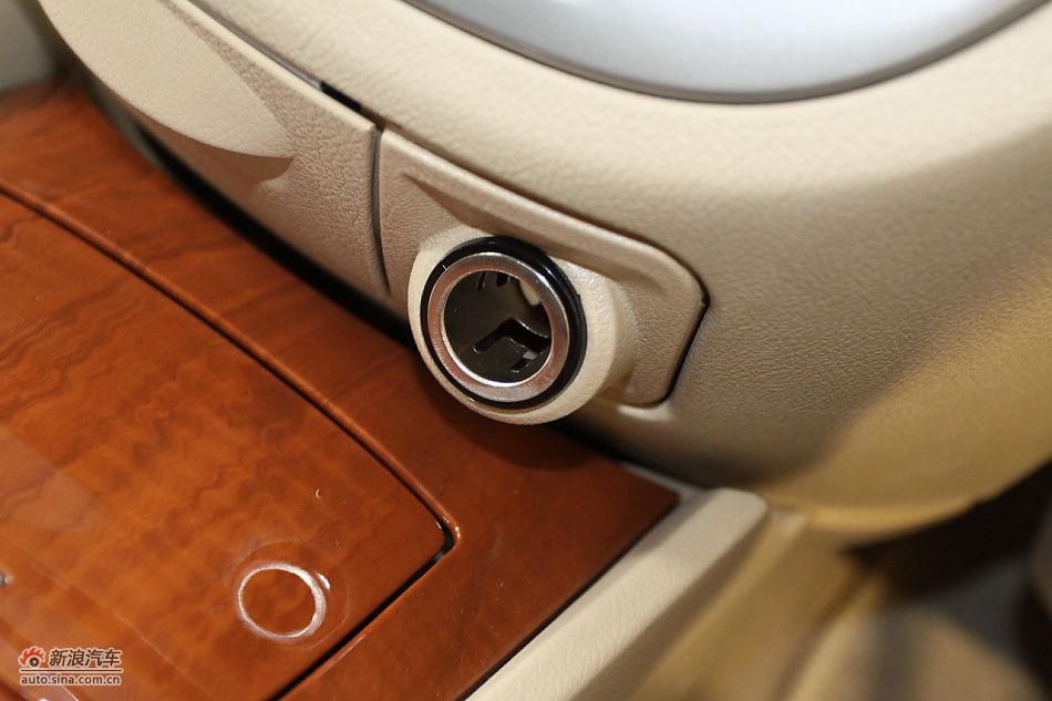 新凯越内饰