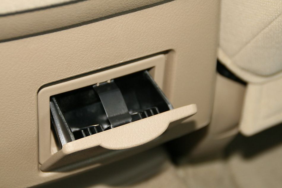 上海通用凯越旅行版内饰