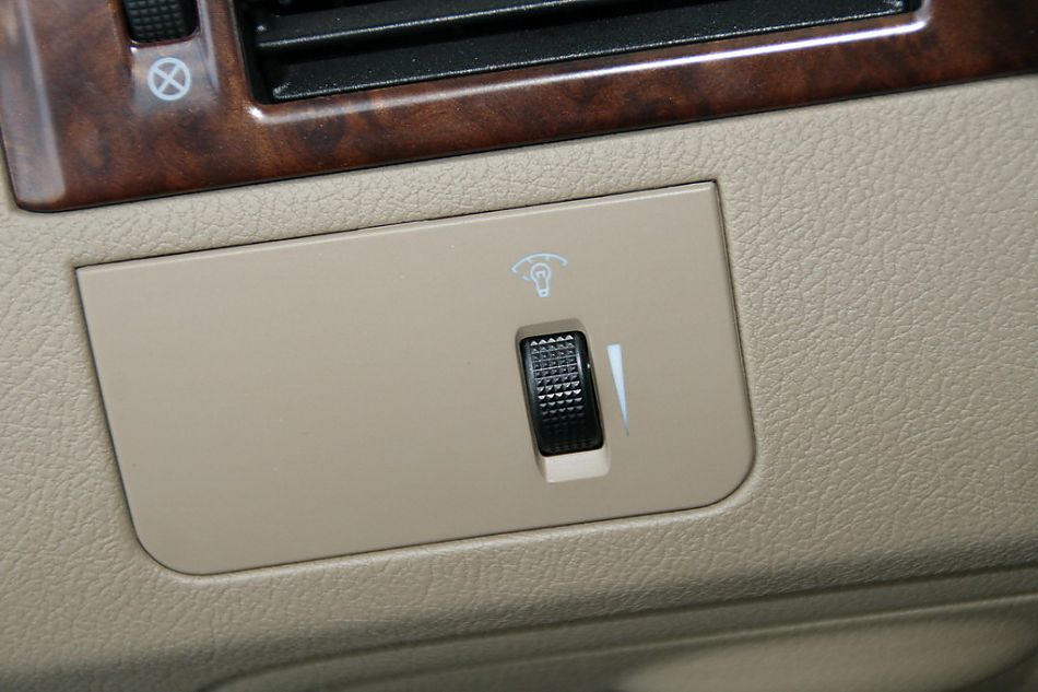 上海通用凯越旅行版内饰