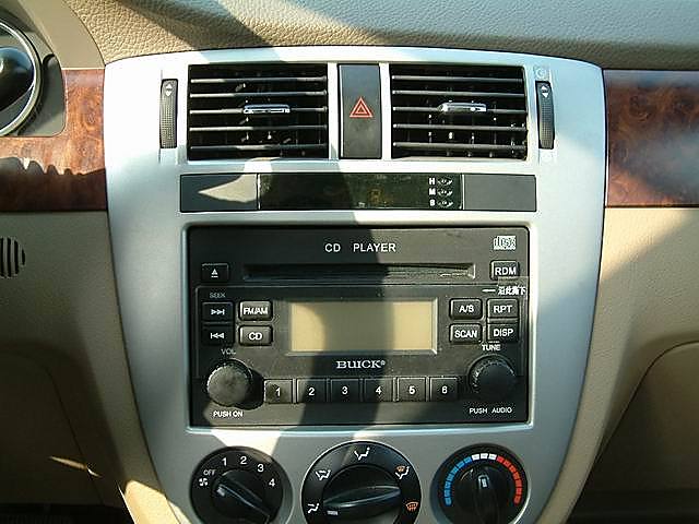 上海通用别克凯越中控台