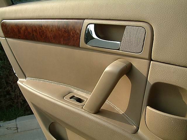 上海通用别克凯越车门内部