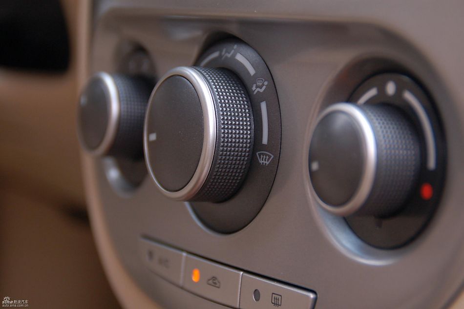 新凯越实拍图内饰