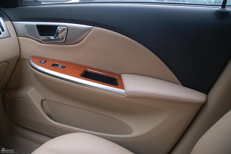 新凯越实拍图内饰