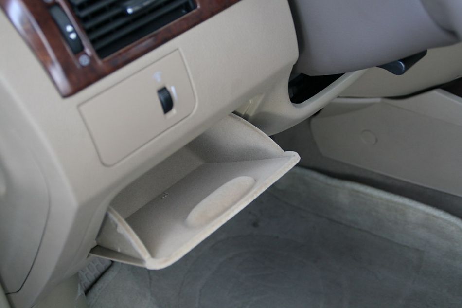 上海通用凯越旅行版内饰