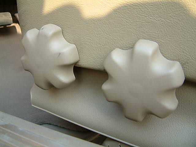 上海通用别克凯越座椅调节