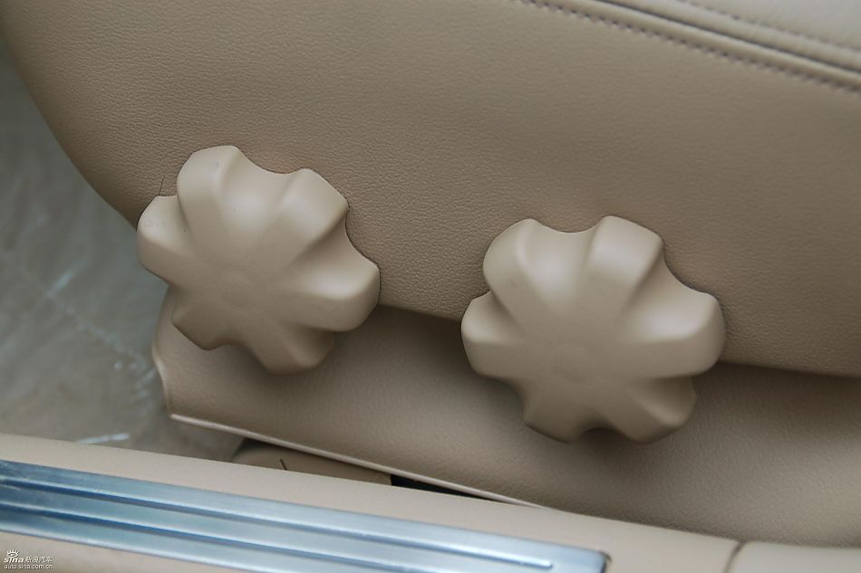 新凯越实拍图内饰