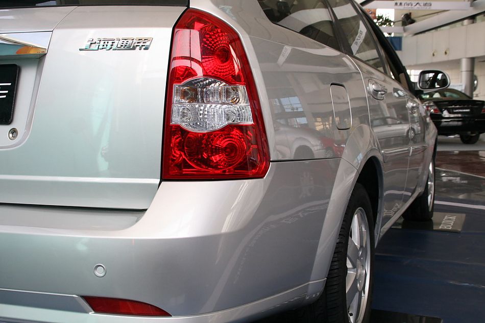上海通用凯越旅行版尾灯