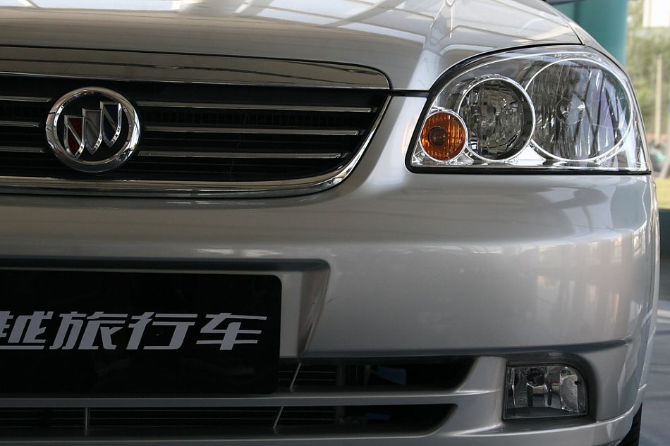 上海通用凯越旅行版前脸