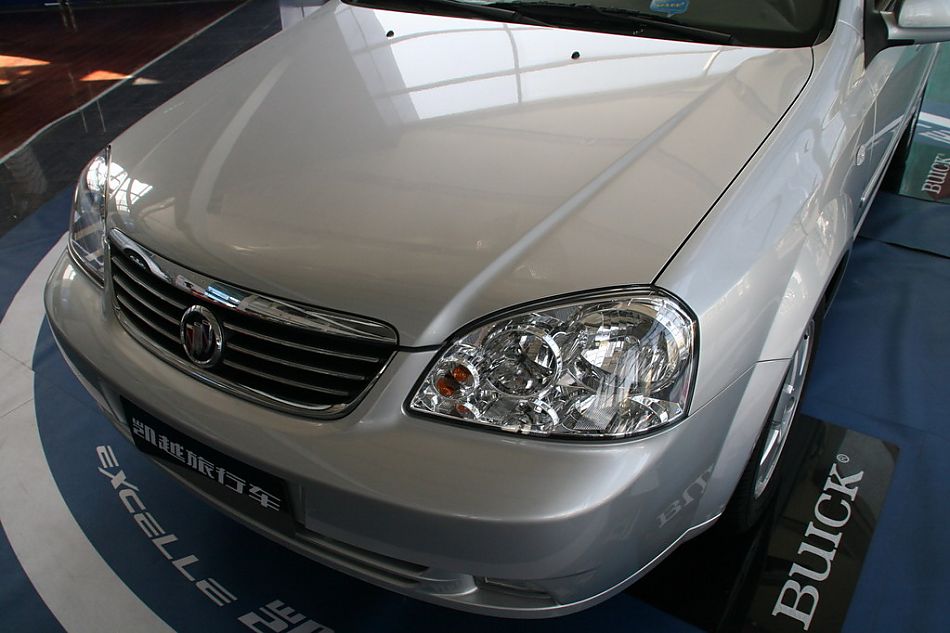 上海通用凯越旅行版前脸