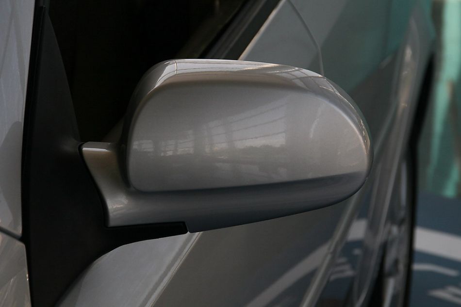 上海通用凯越旅行版外后视镜