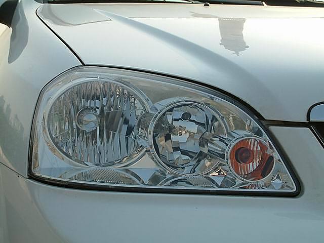 上海通用别克凯越前大灯