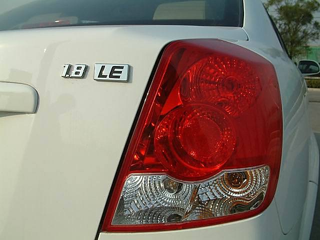 上海通用别克凯越尾灯