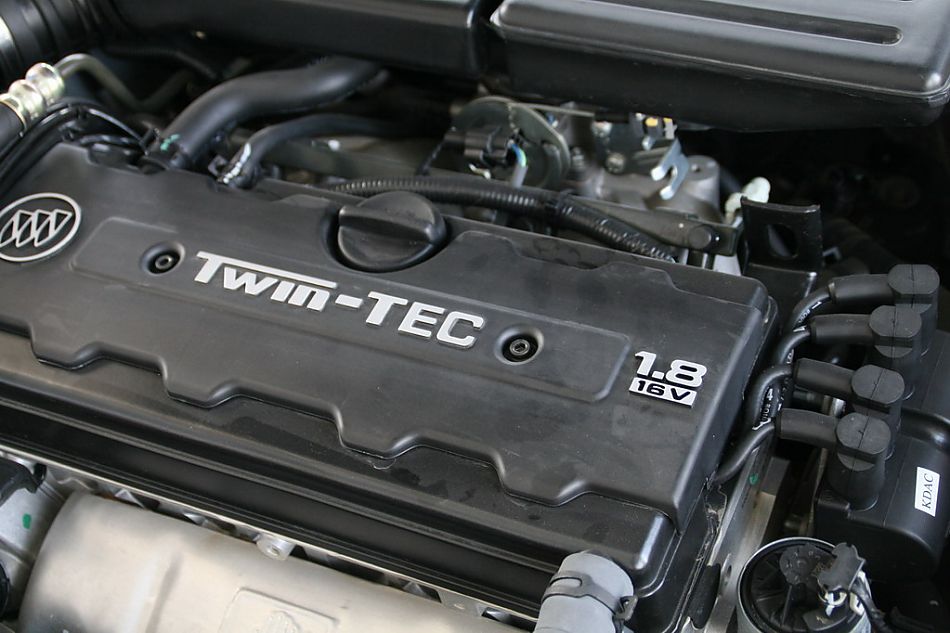 上海通用凯越旅行版发动机