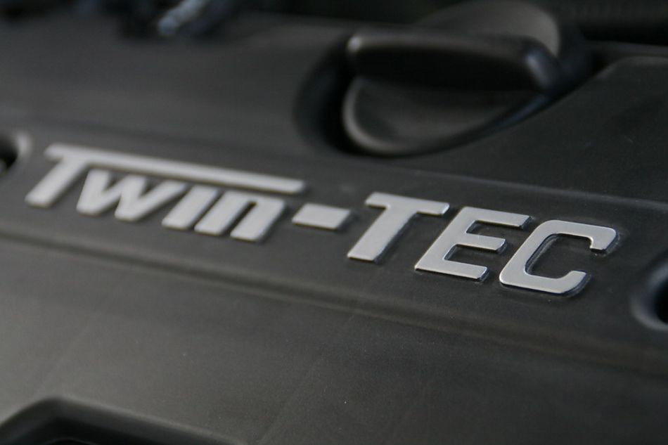 上海通用凯越旅行版发动机