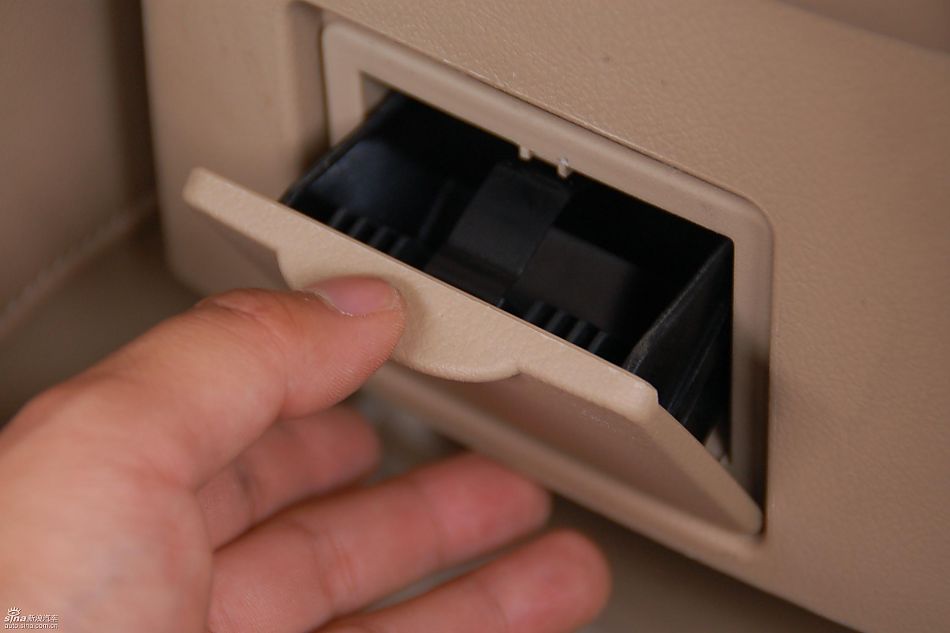 新凯越实拍图内饰