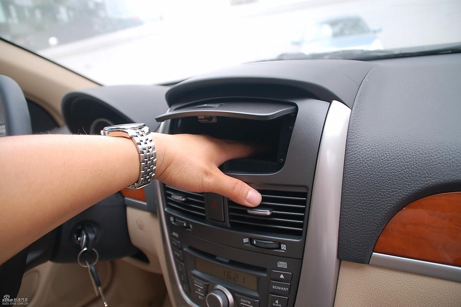 新凯越实拍图内饰