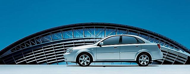 上海通用别克凯越外观