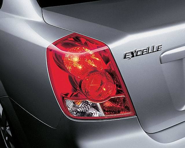 上海通用别克凯越外观