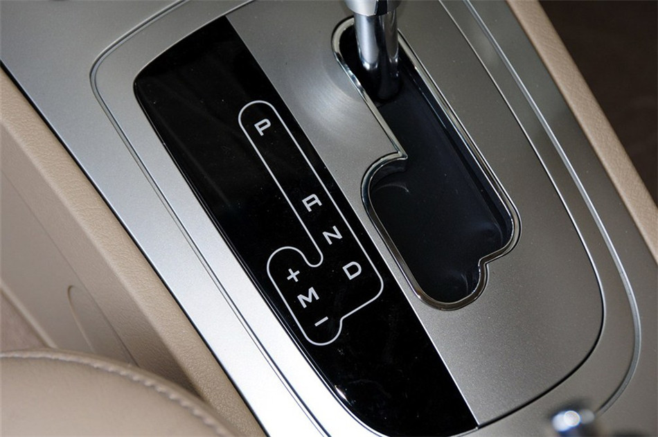 2013款 1.5L AT 经典型 内饰