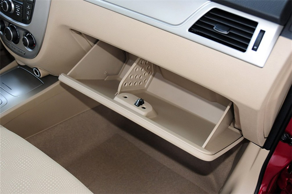 2013款 1.5L AT 经典型 内饰