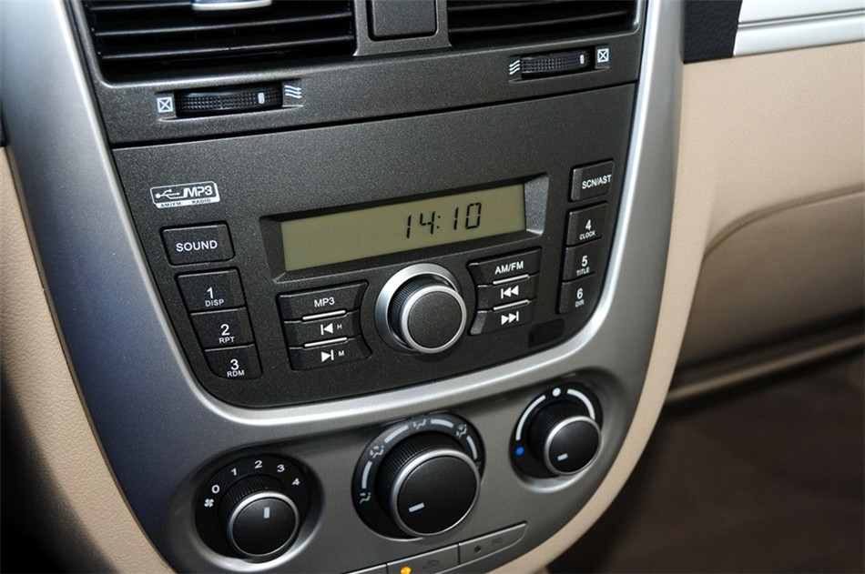 2013款 1.5L AT 经典型 内饰