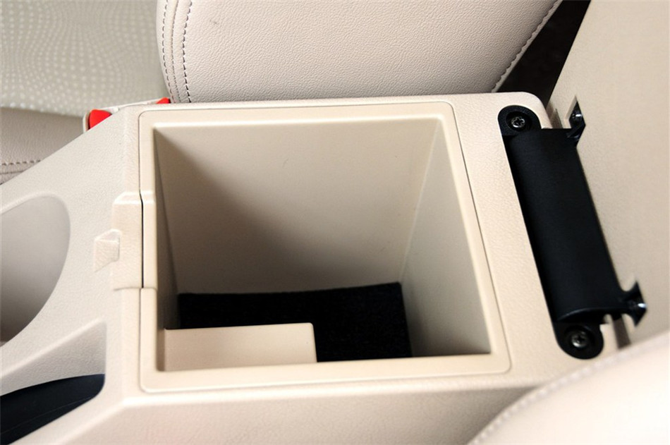 2013款 1.5L AT 经典型 座椅空间