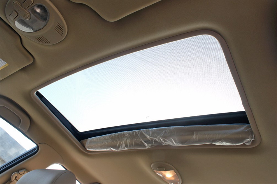 2013款 1.5L AT 尊享型 座椅空间