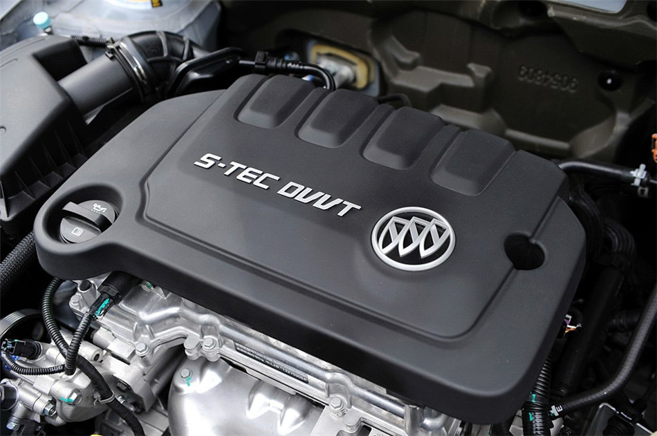 2013款 1.5L AT 尊享型 引擎底盘