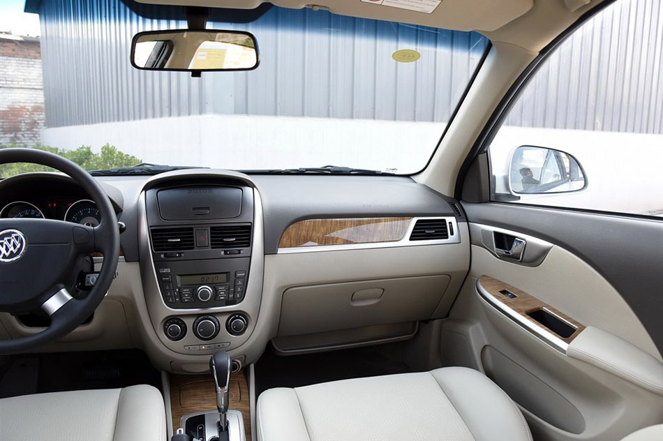 2015款 1.5L 自动经典型 内饰