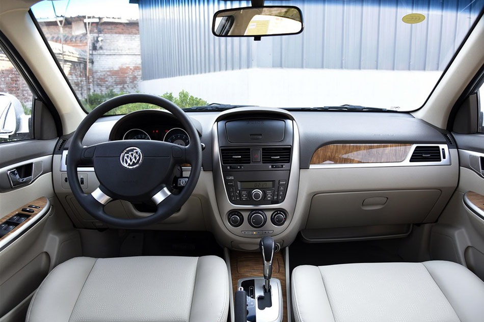 2015款 1.5L 自动经典型 内饰