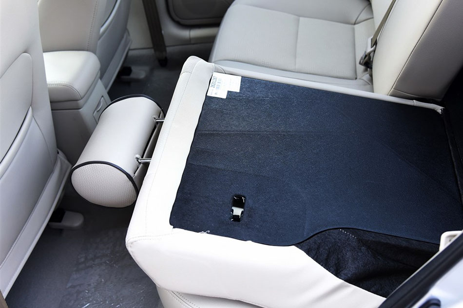 2015款 1.5L 自动经典型 座椅空间