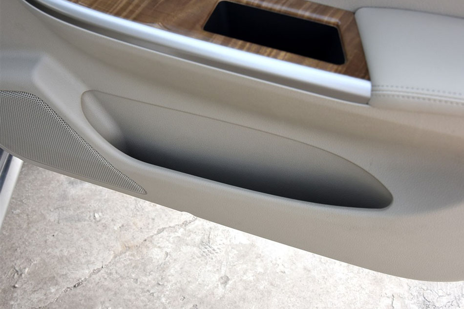 2015款 1.5L 自动经典型 座椅空间