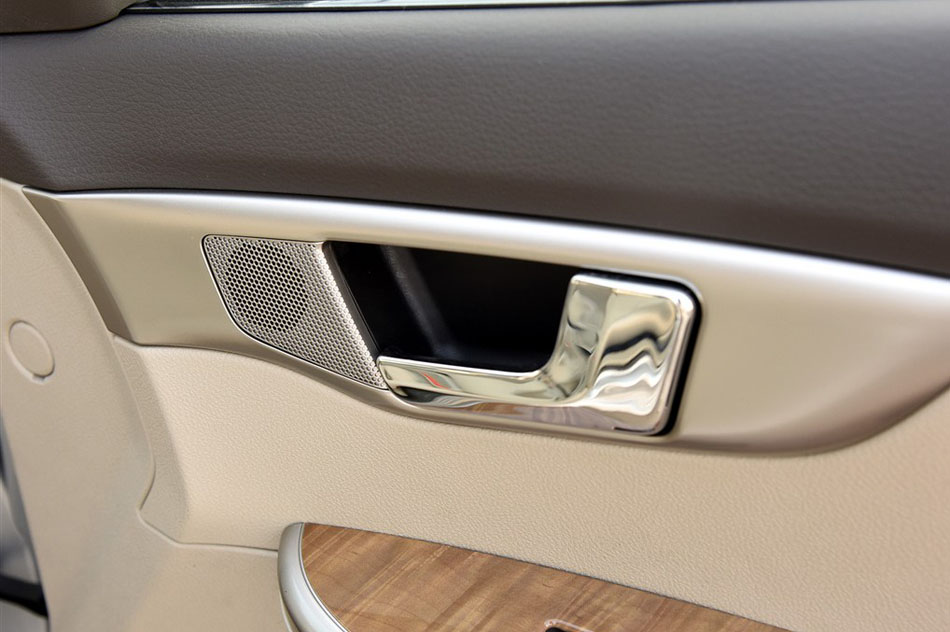 2015款 1.5L 自动经典型 座椅空间