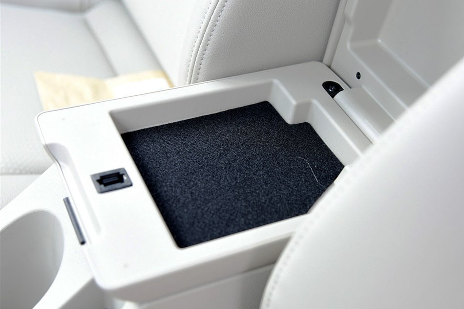 2015款 1.5L 自动经典型 座椅空间