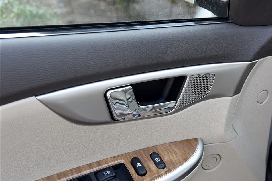 2015款 1.5L 自动经典型 座椅空间