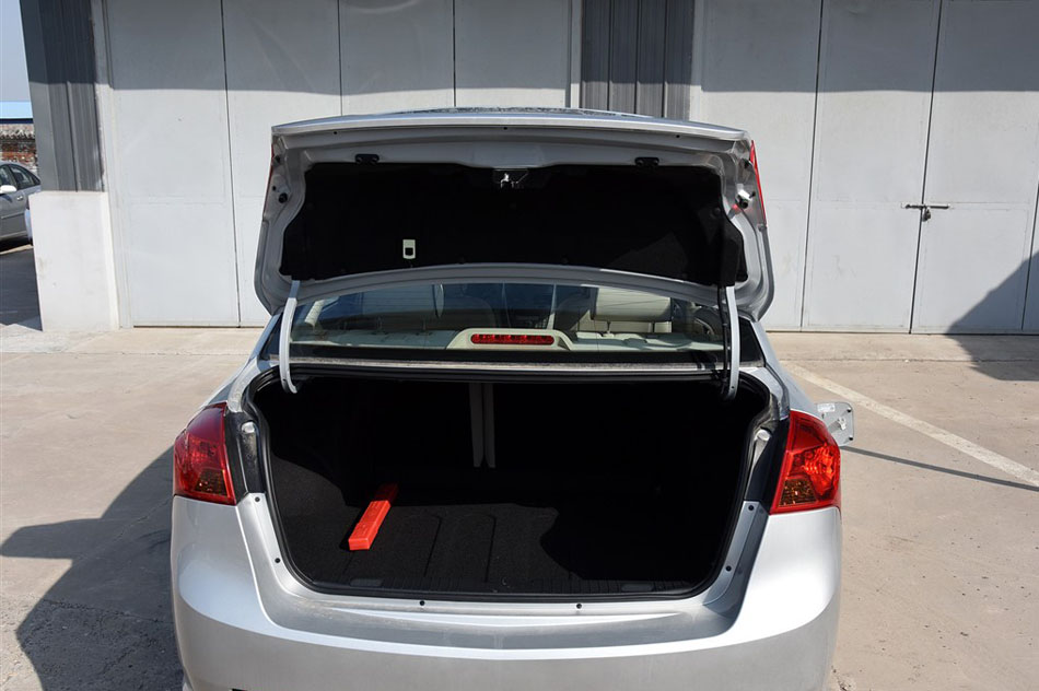 2015款 1.5L 自动经典型 座椅空间