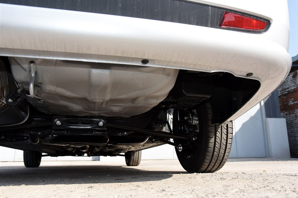 2015款 1.5L 自动经典型 引擎底盘