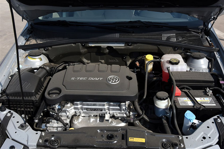 2015款 1.5L 自动经典型 引擎底盘