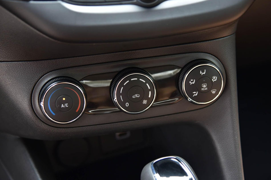 2018款 15N CVT豪华型 内饰