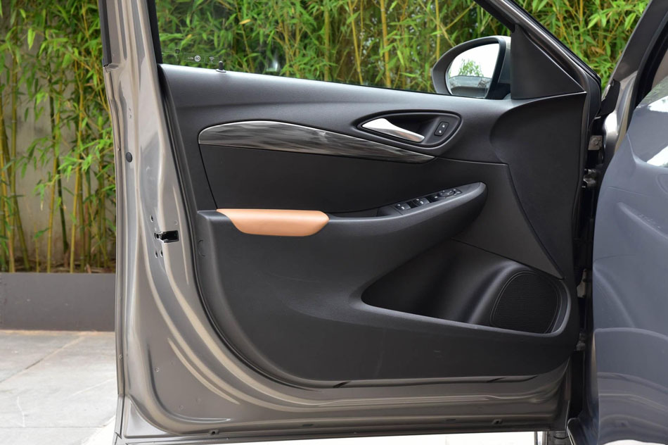 2018款 15N CVT豪华型 座椅空间