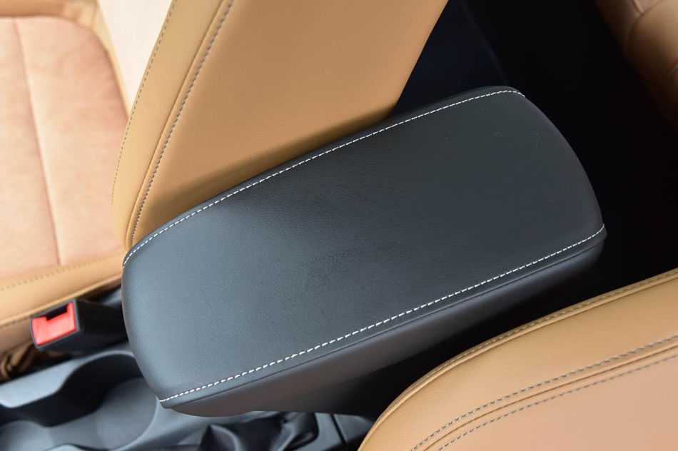 2018款 15N CVT豪华型 座椅空间