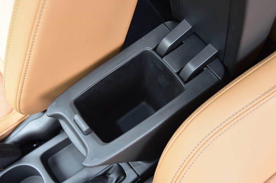 2018款 15N CVT豪华型 座椅空间