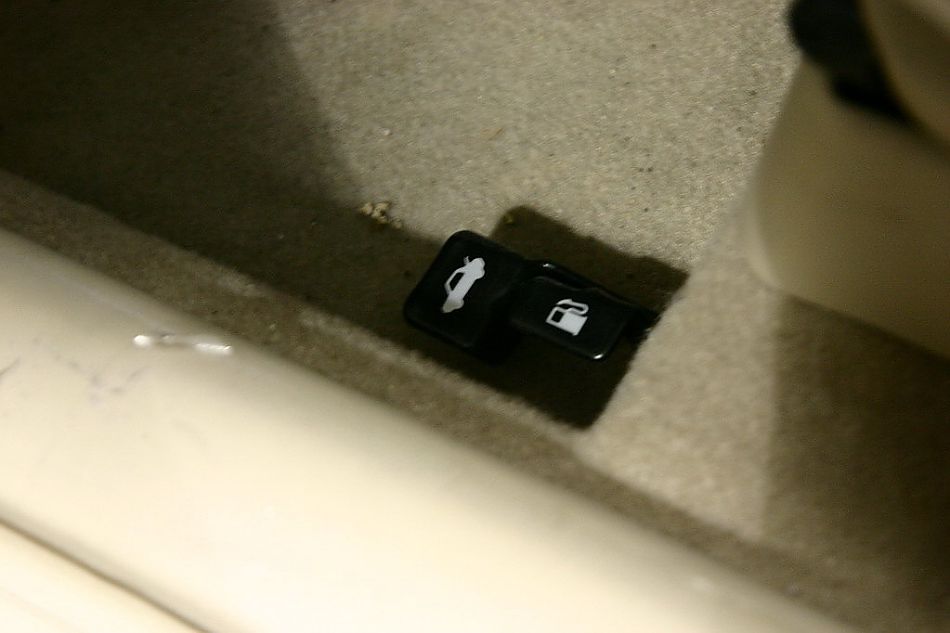 图为花冠EX内饰及细节