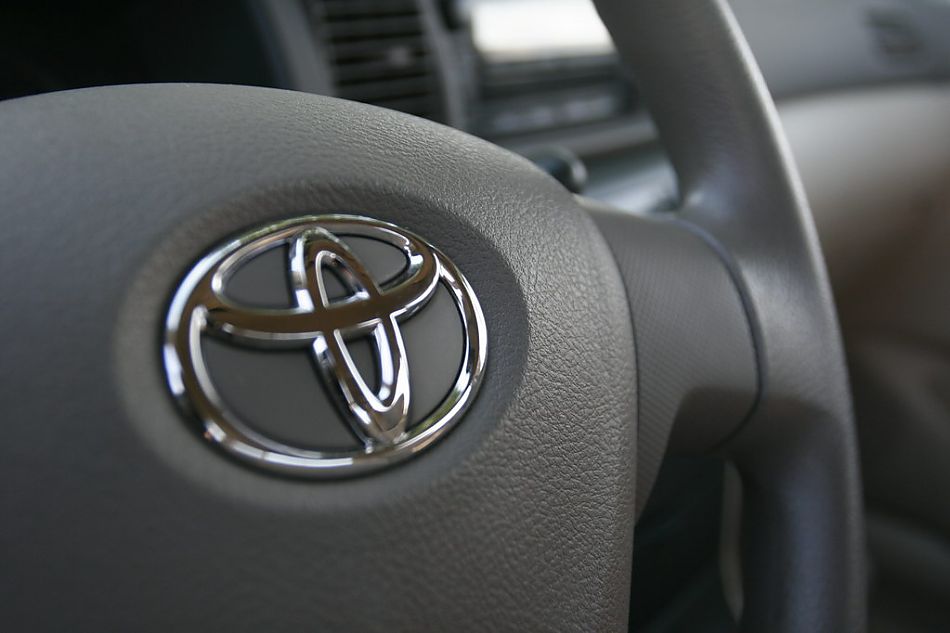 图为花冠EX内饰及细节