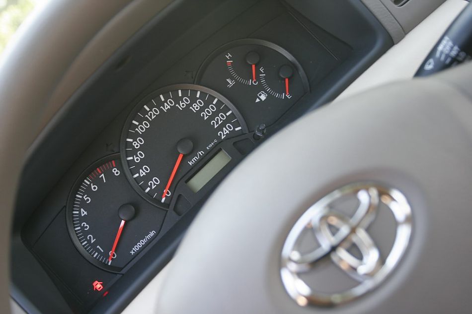 图为花冠EX内饰及细节