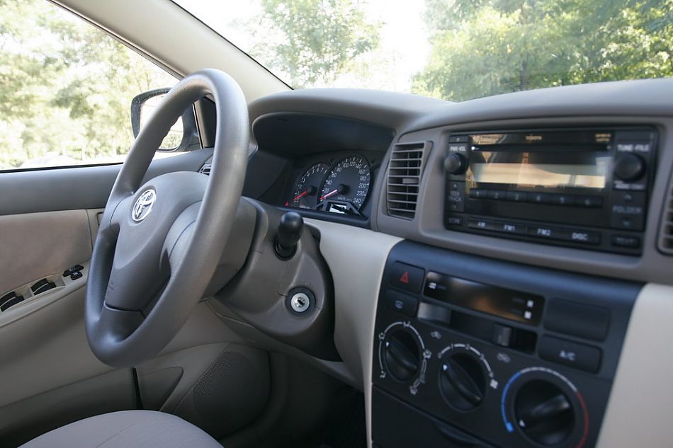 图为花冠EX内饰及细节