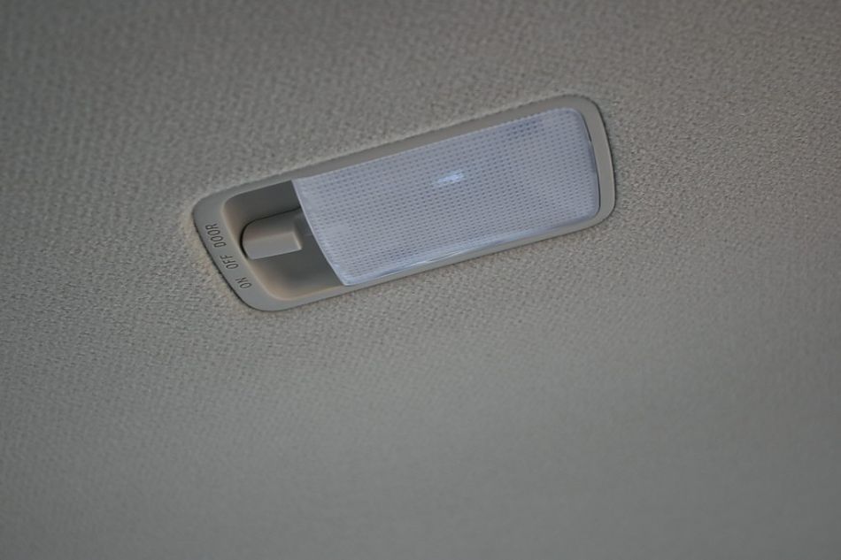 图为花冠EX内饰及细节