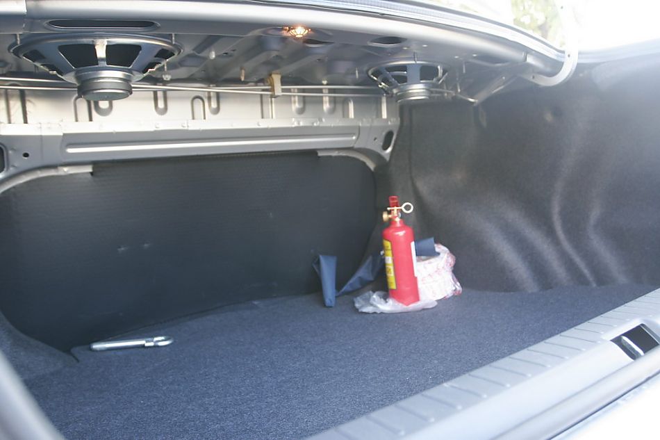 图为花冠EX内饰及细节