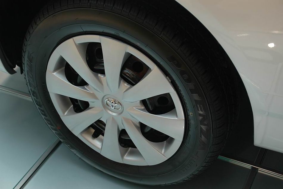 天津一汽丰田新花冠车轮