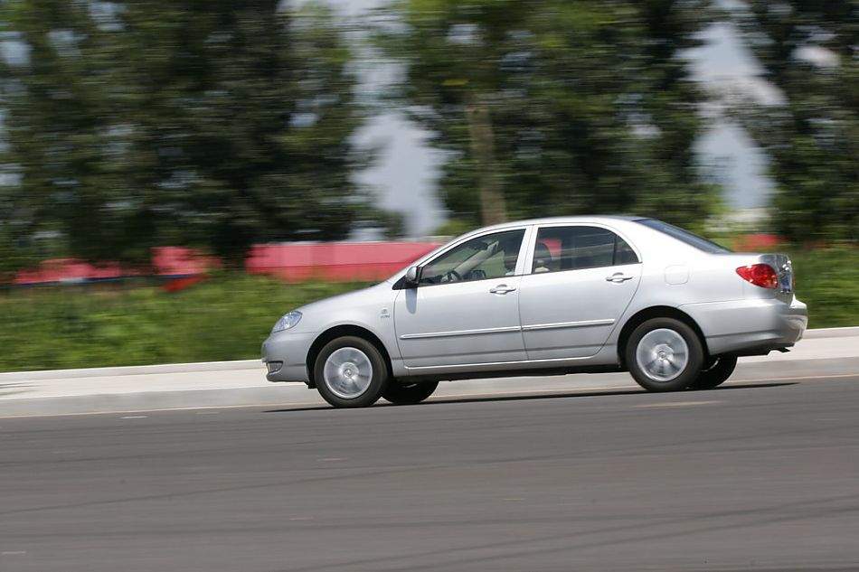 图为花冠行驶中的动态